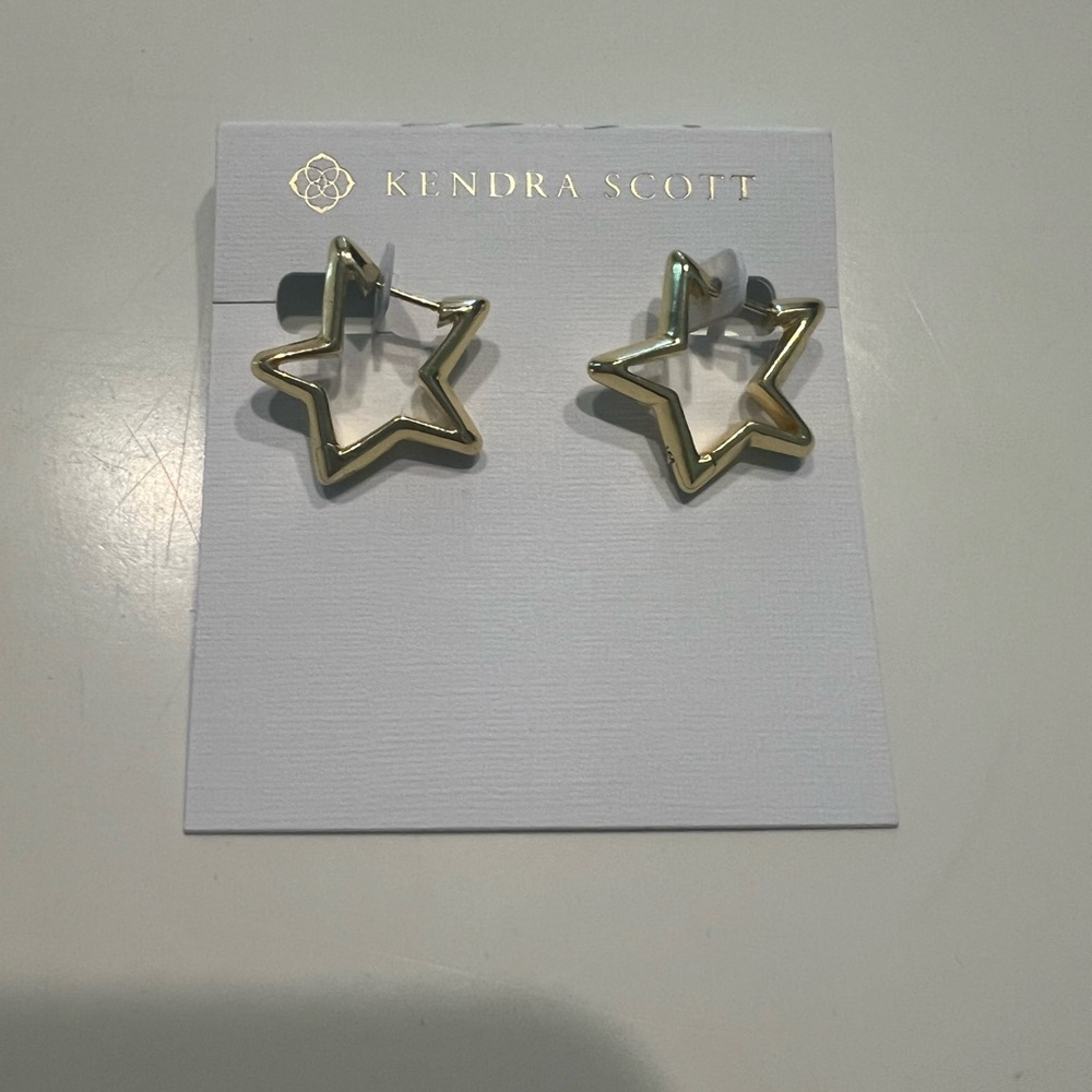 NWT-Kendra Scott Star Huggie Earrings in Gold - Picture 8 of 10